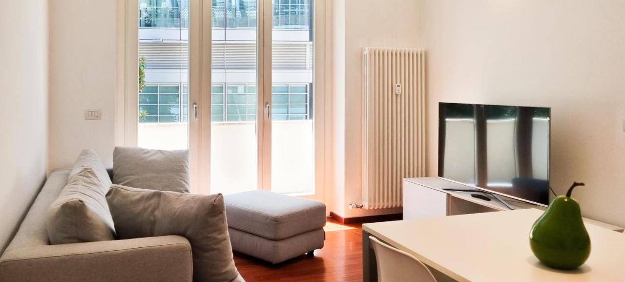 شقة Joivy Superb Flat, 2 Balconies & Skyscrapers View ميلان المظهر الخارجي الصورة